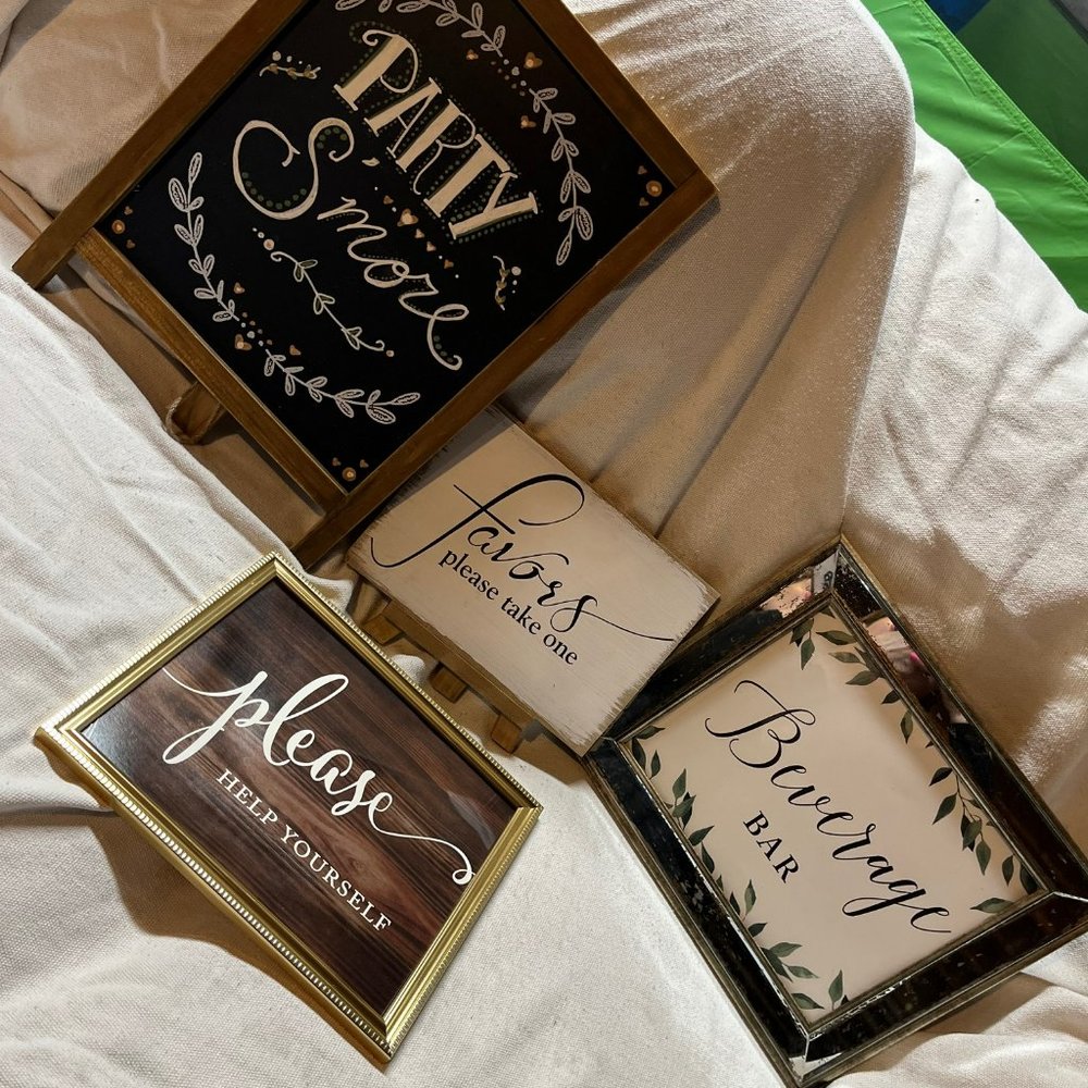 Wedding signs. ✨4️⃣ included ✨